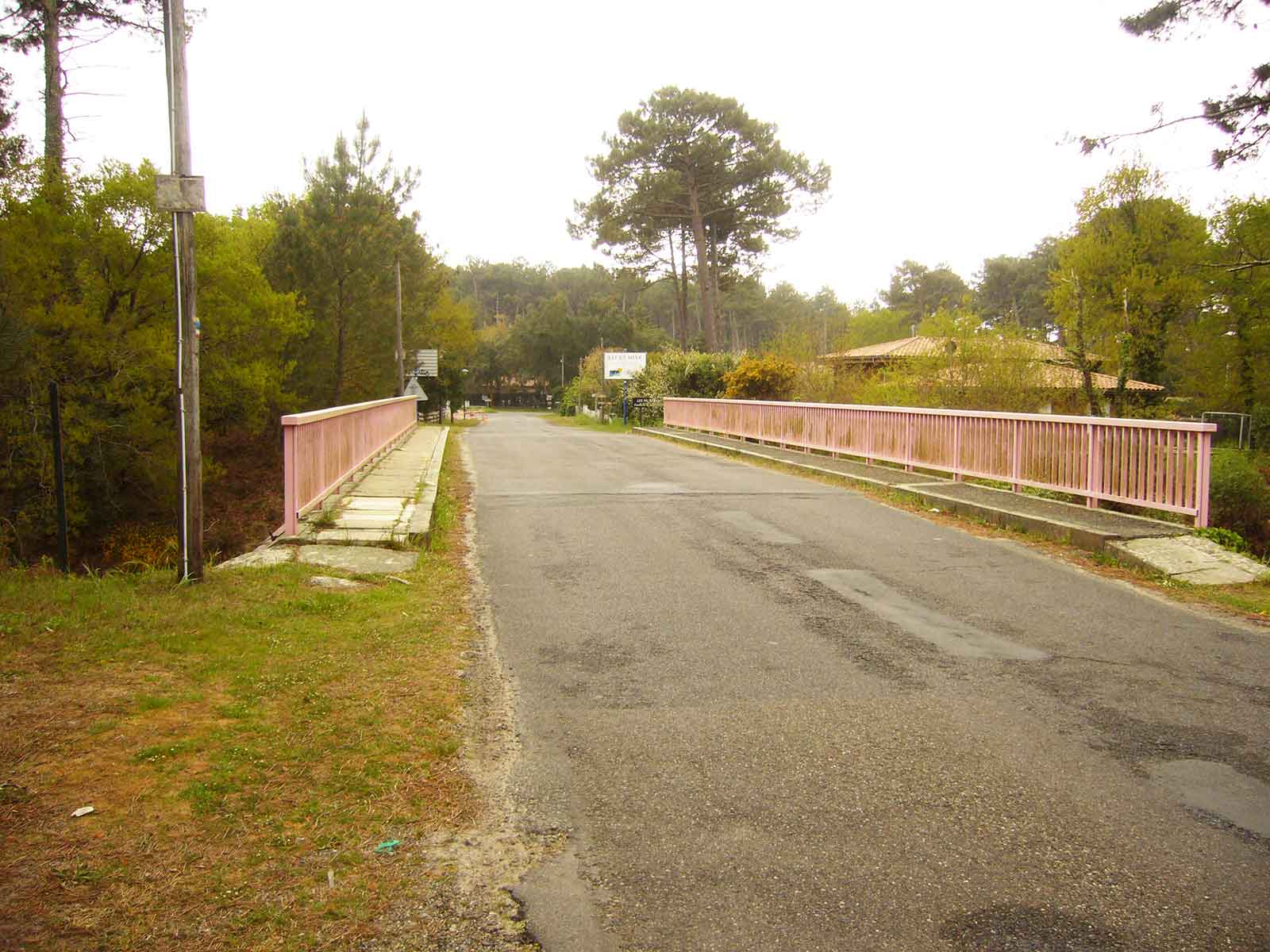 Puente rosa de Contis Sur